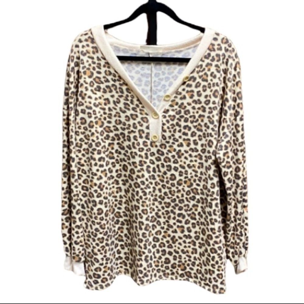 Haptics Pullover Cheetah Print V-Neck L/S Tunic Top Size Large NWOT